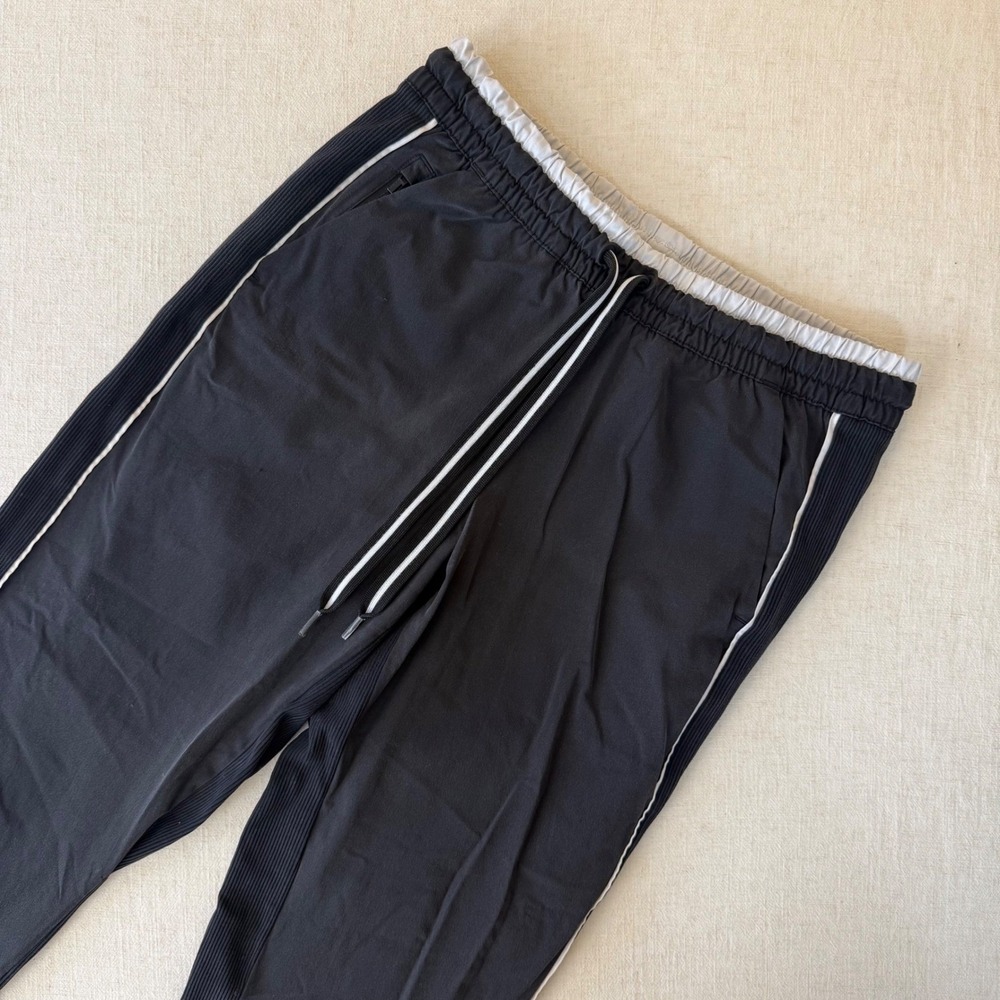 Athleta Brooklyn Jogger Black White Piping Pants Womens Size 6 - Picture 9 of 14
